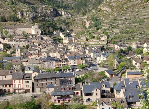 Sainte-Enimie village médiéval dans les Gorges du Tarn
