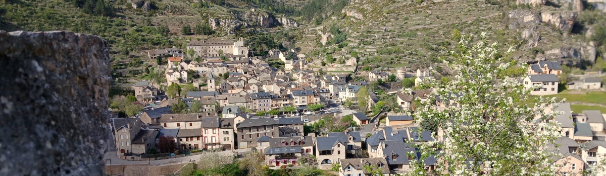 Besuchen Sie Sainte-Enimie und seine Umgebung.