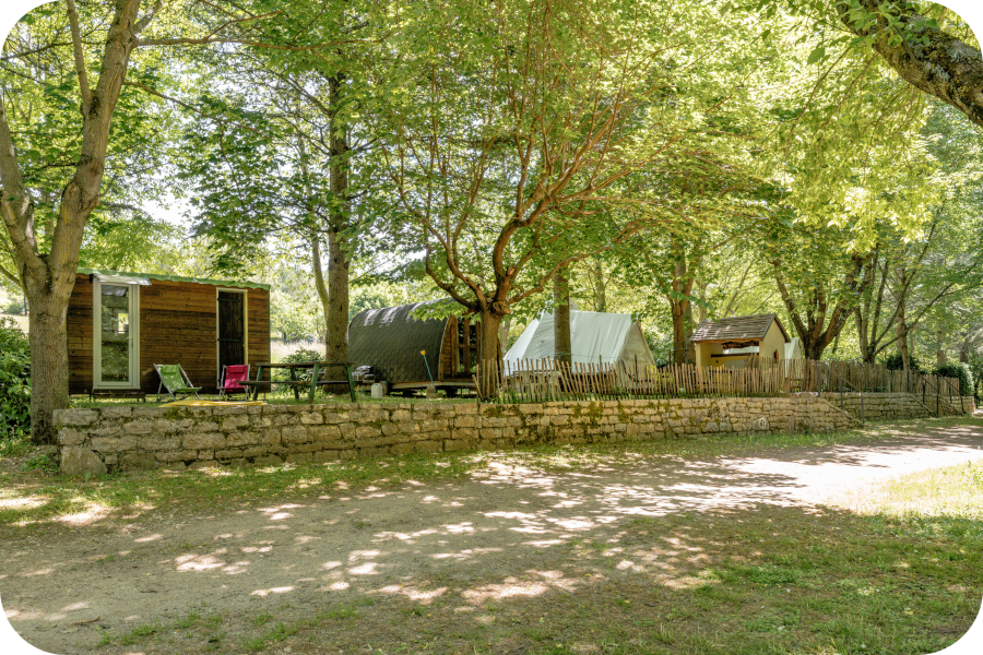 Camping Le Site de Castelbouc - Ställplatser